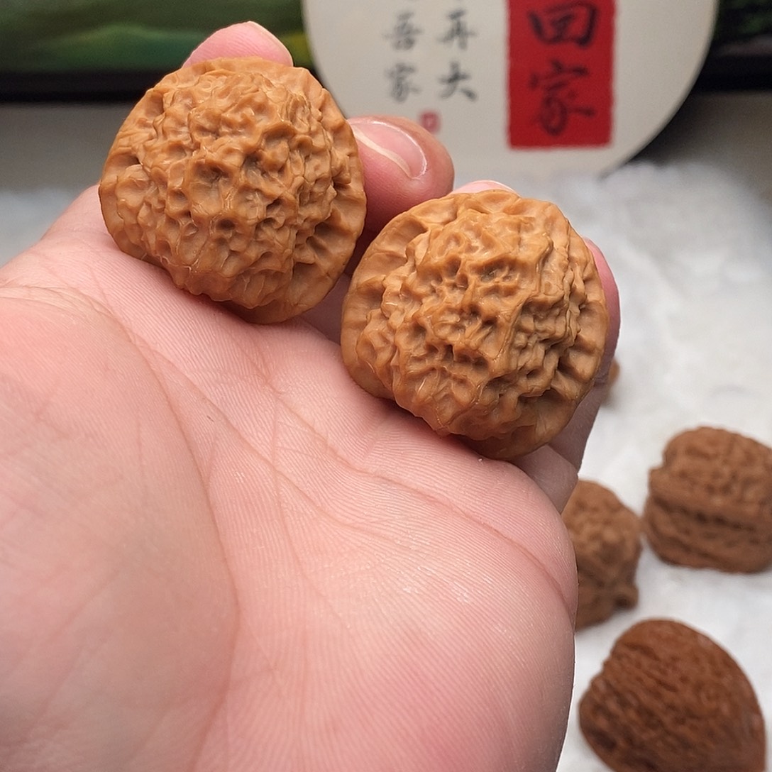 文玩核桃吊坠35全品鱼鳞纹