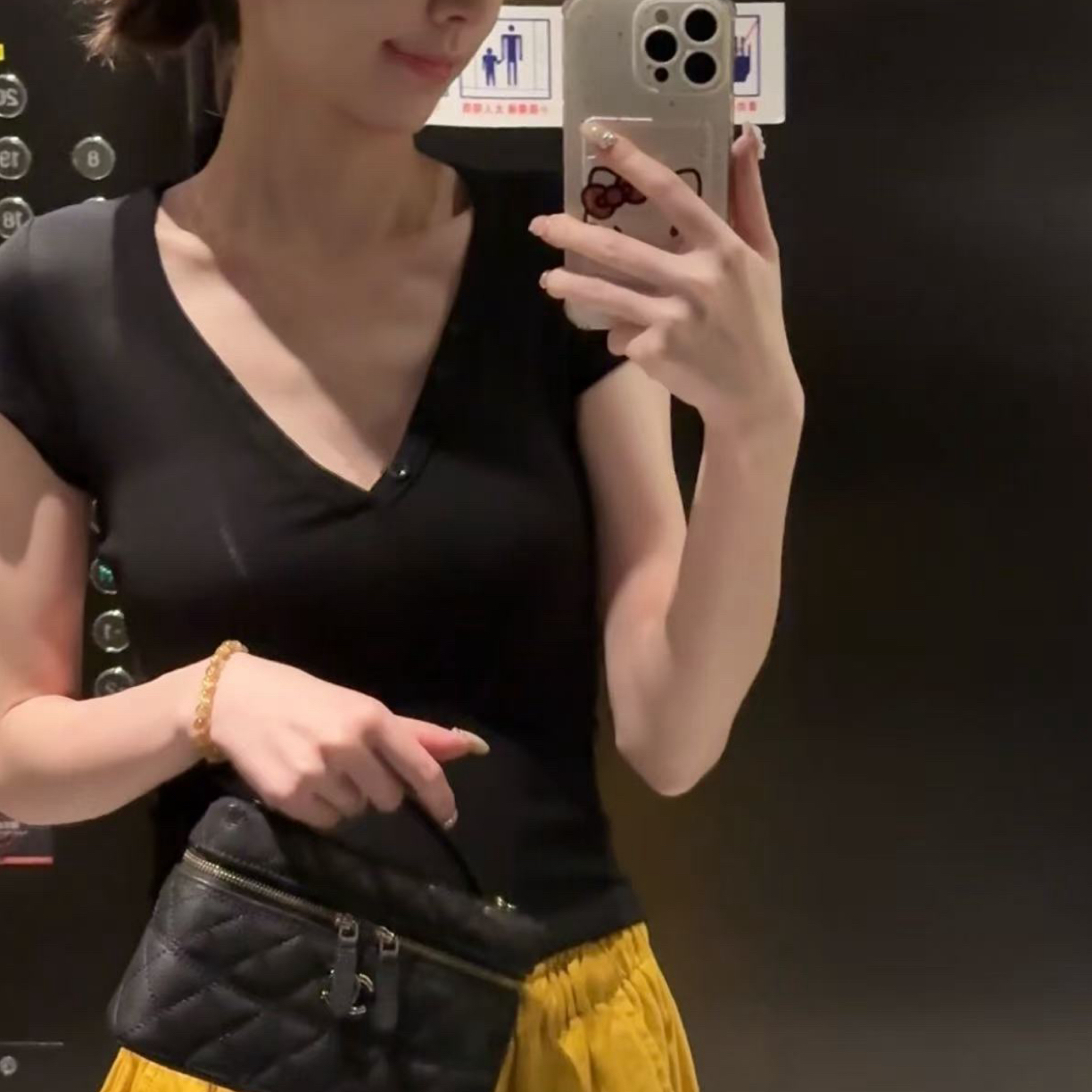 【Meng服饰】V领纯色正肩短袖T恤女修身显瘦百搭辣妹打底上衣