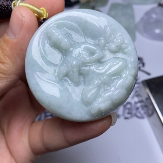 翡翠未镶嵌颈饰翡翠