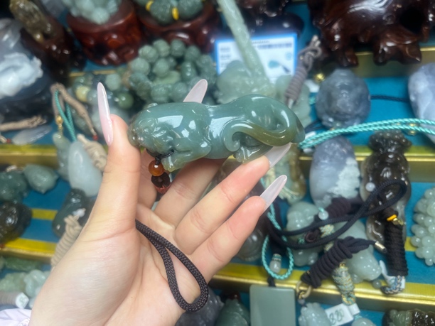 和田玉老虎吊坠挂件