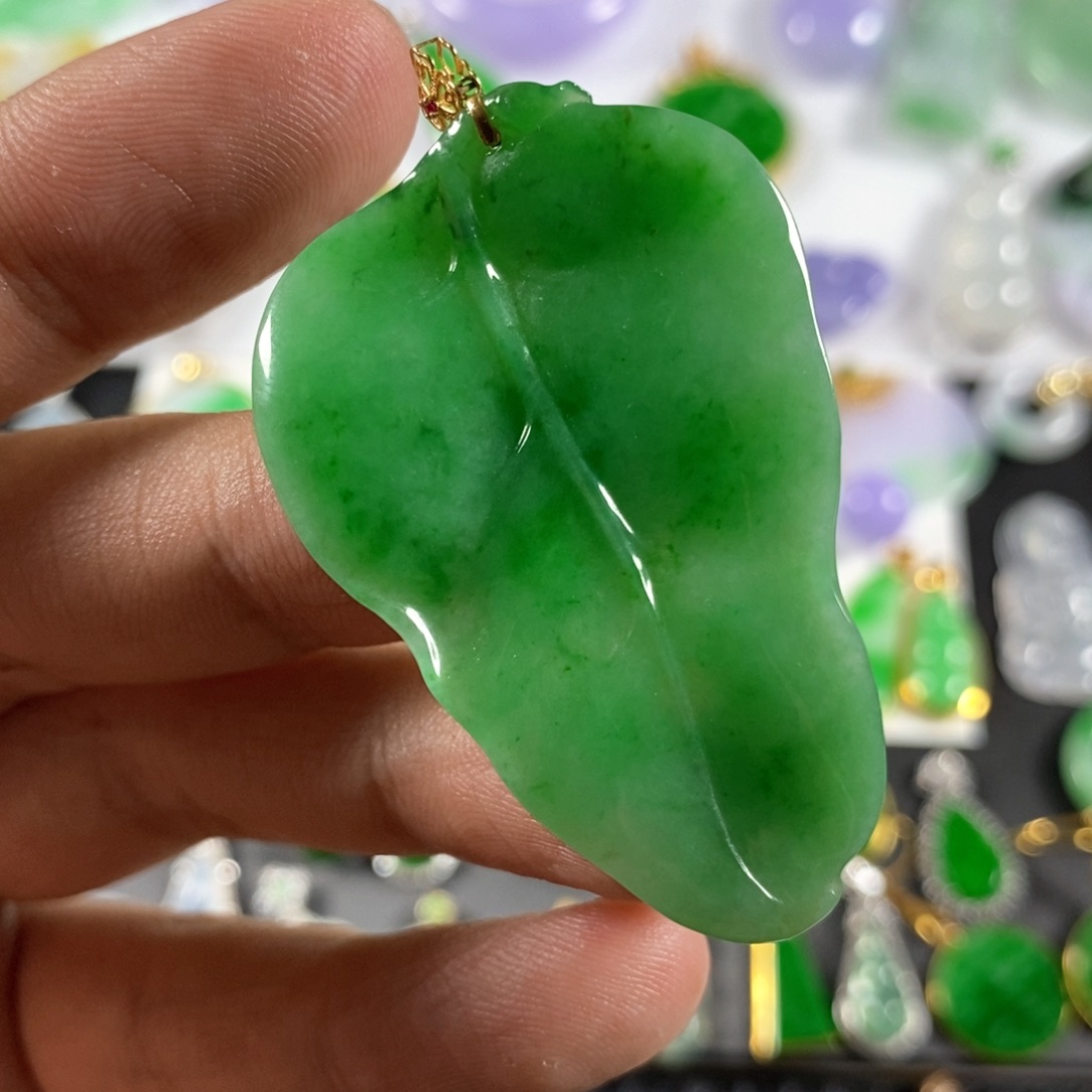 翡翠颈饰18K金镶嵌翡翠