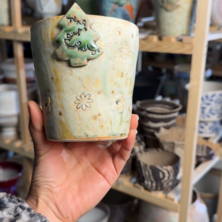 L****景德镇桌面陶瓷花盆