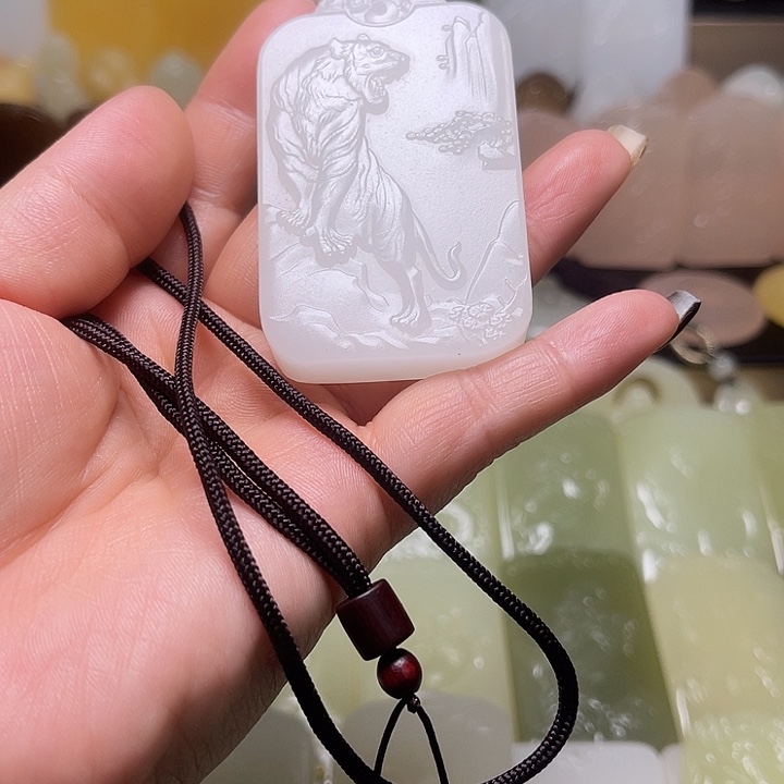 @***2和田玉未镶嵌颈饰