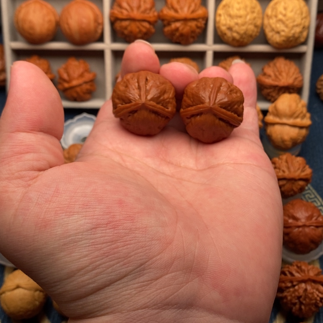 赵***做把件文玩核桃三棱