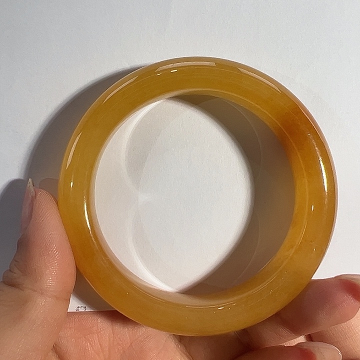 白***萄石英质玉（黄龙玉）未镶嵌手镯