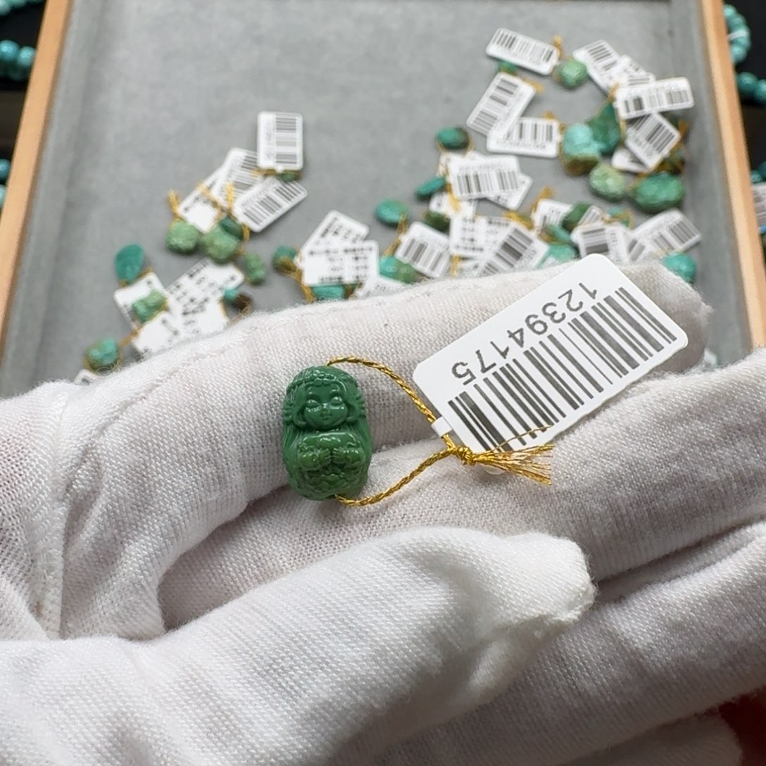 绿松石未镶嵌挂件