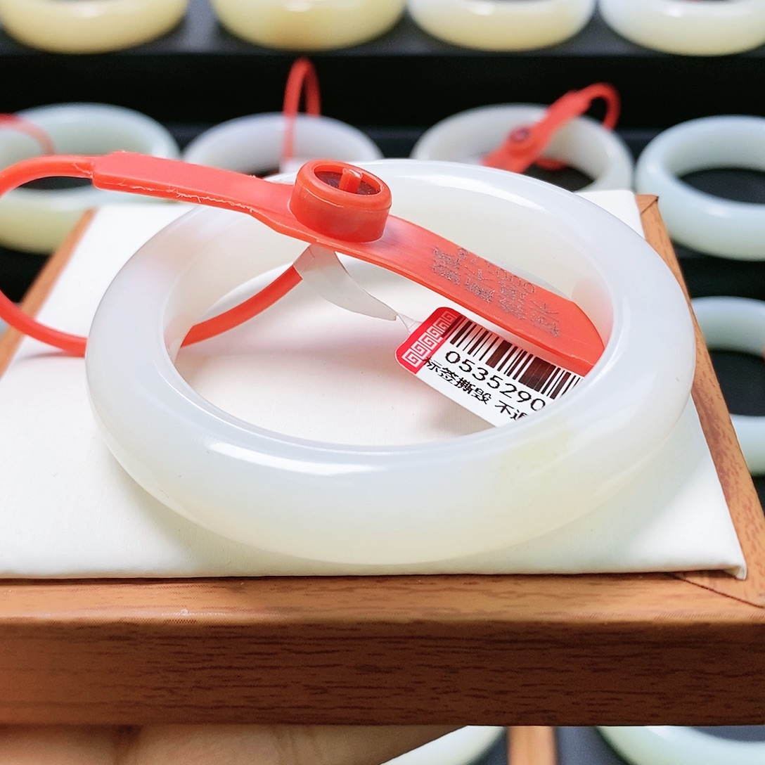 和田玉未镶嵌手镯50.9