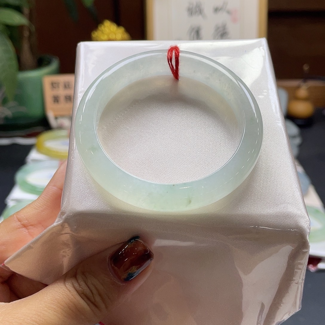 K***l翡翠未镶嵌手镯链接99