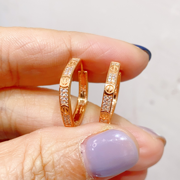 合成锆石18K经典满天星耳扣3.44克