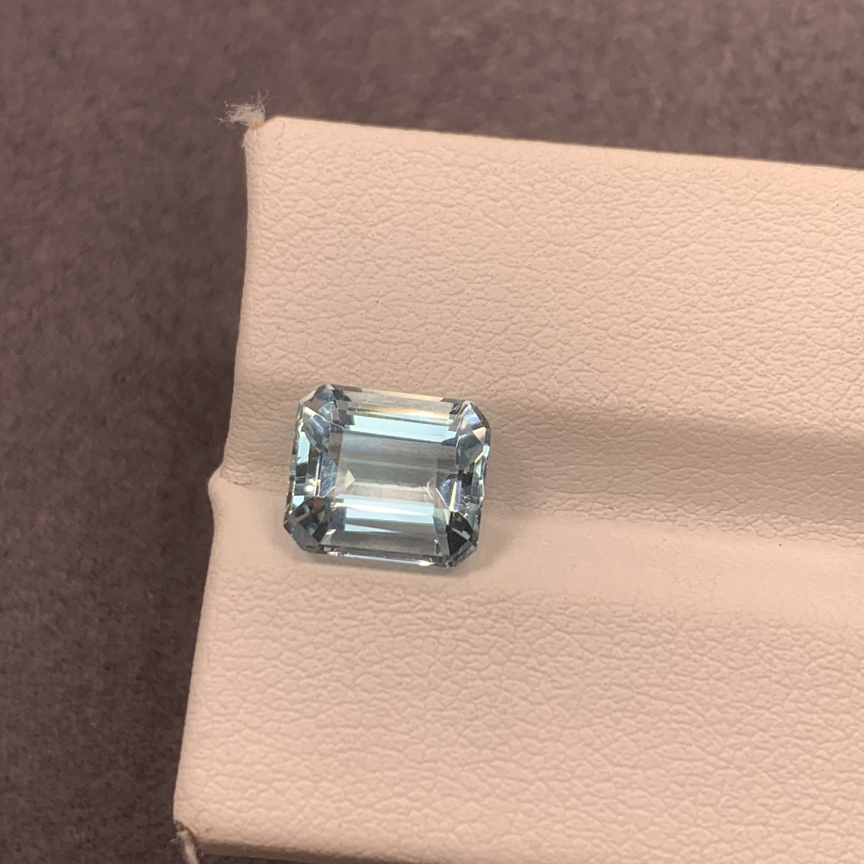 2.67克拉天然圣玛利亚海蓝宝裸石干净玻璃体爆闪满火彩颜色鲜艳