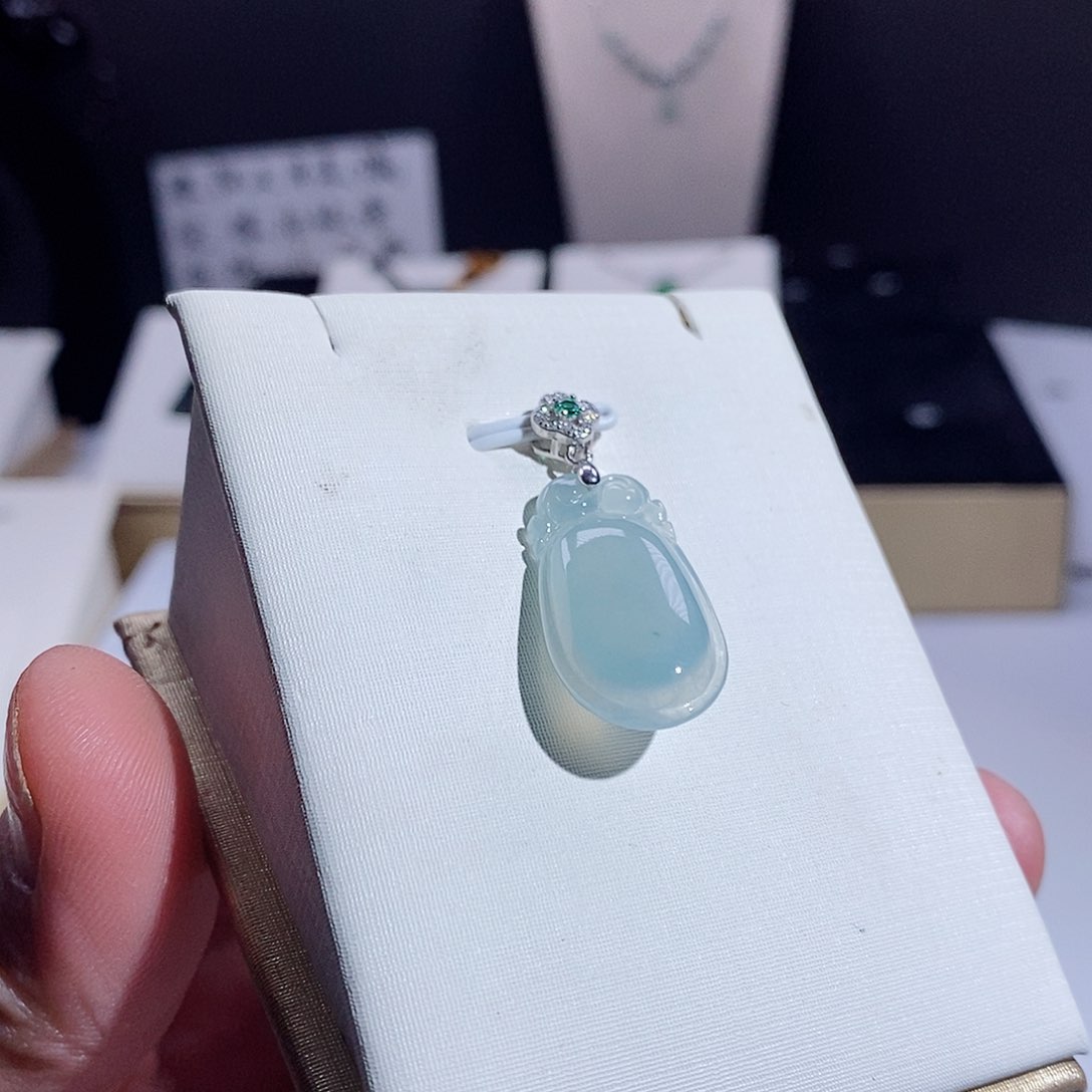 翡翠颈饰银S925镶嵌福贝