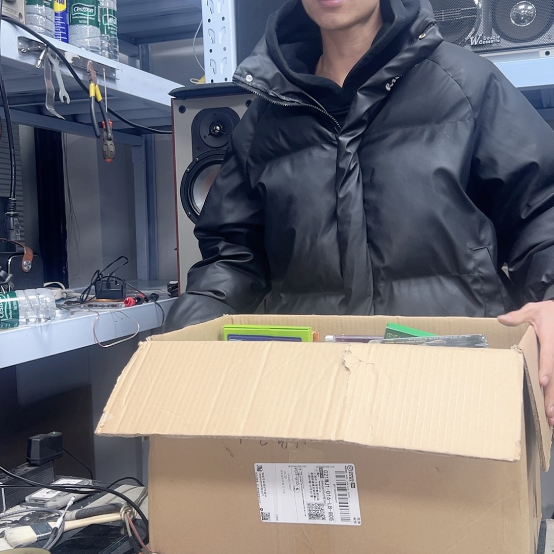 8新dvd电影碟一箱，