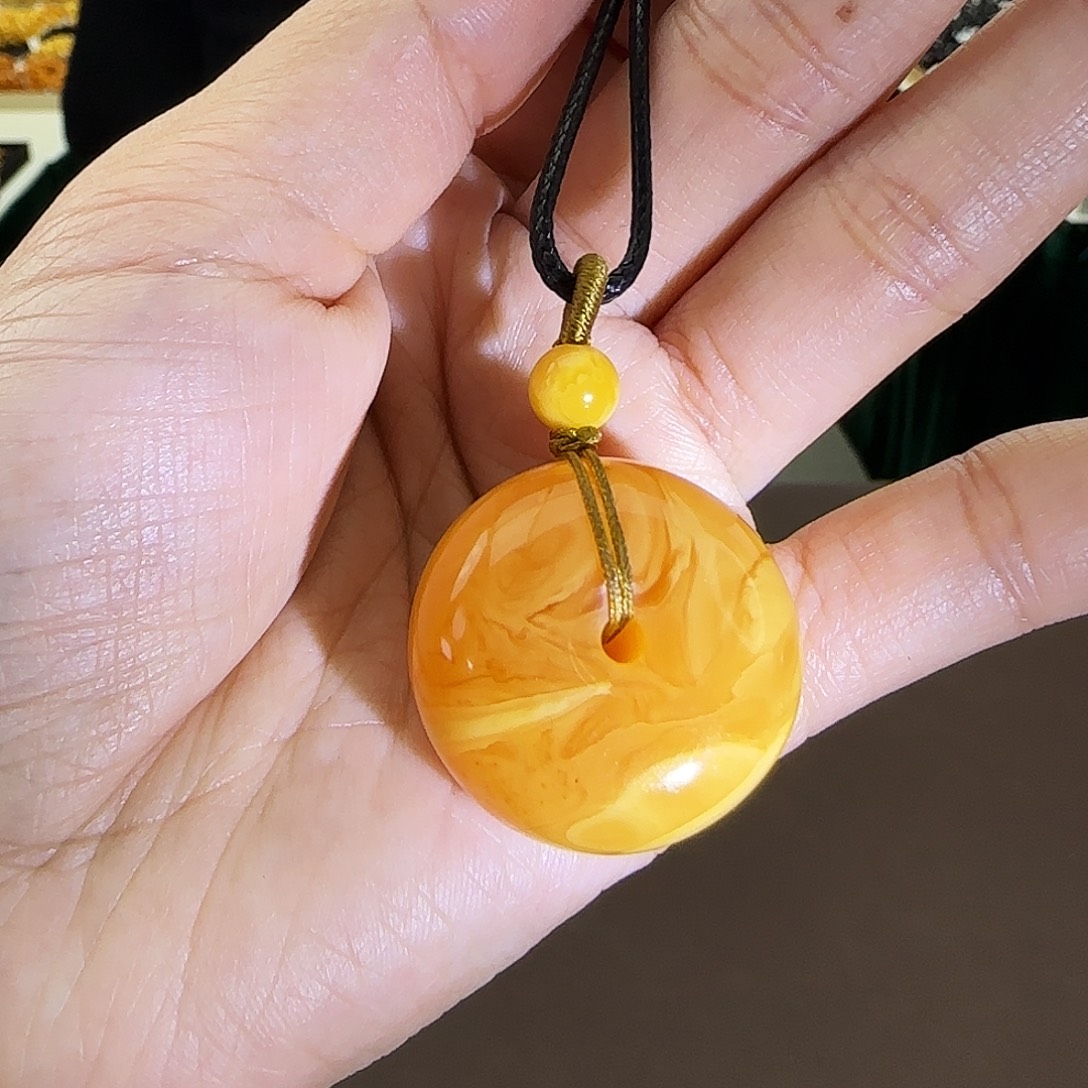 琥珀未镶嵌颈饰吊坠