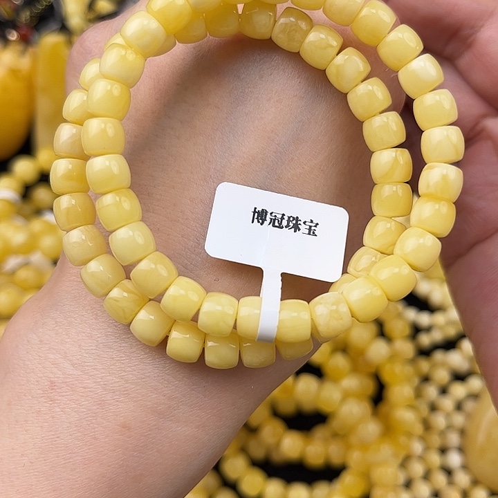 琥珀未镶嵌颈饰琥珀，多样性发其一