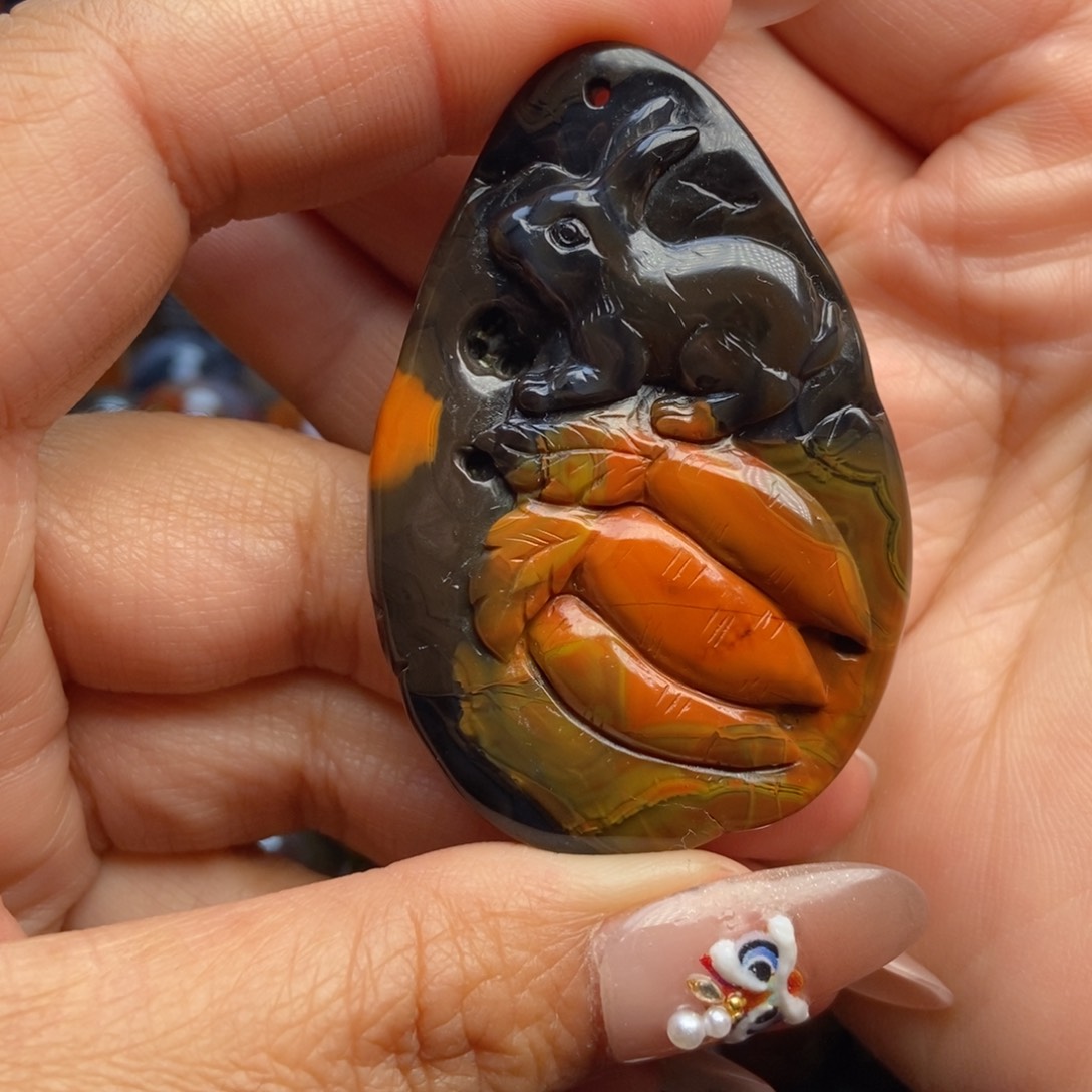 玛瑙/玉髓颈饰未镶嵌战国红