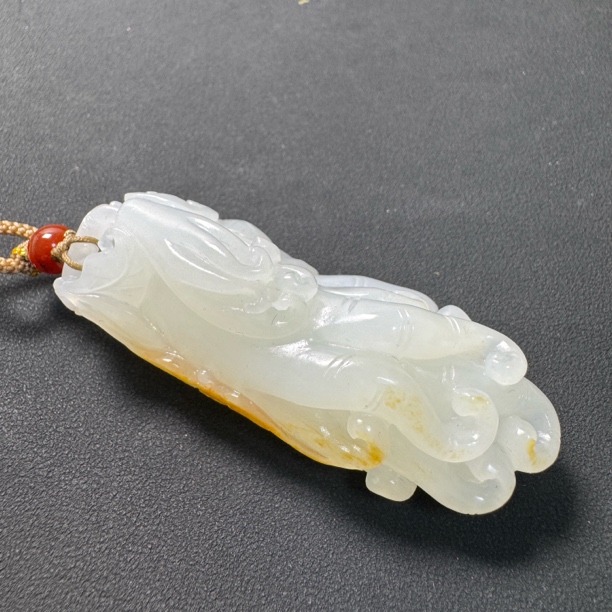 1638-和田玉带皮精工精料精白如意佛手瓜手把件