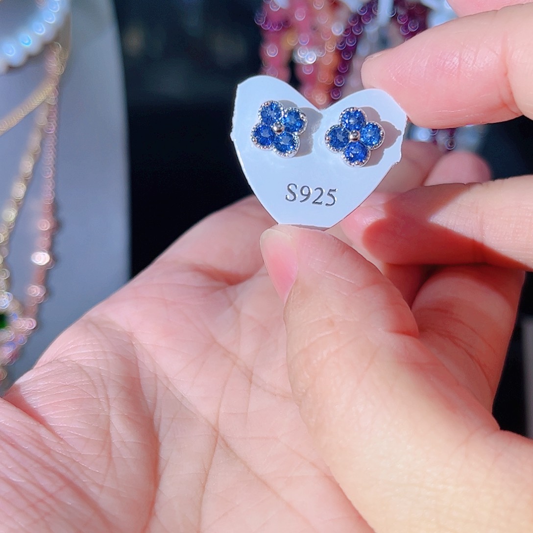 绿水晶耳饰未镶嵌