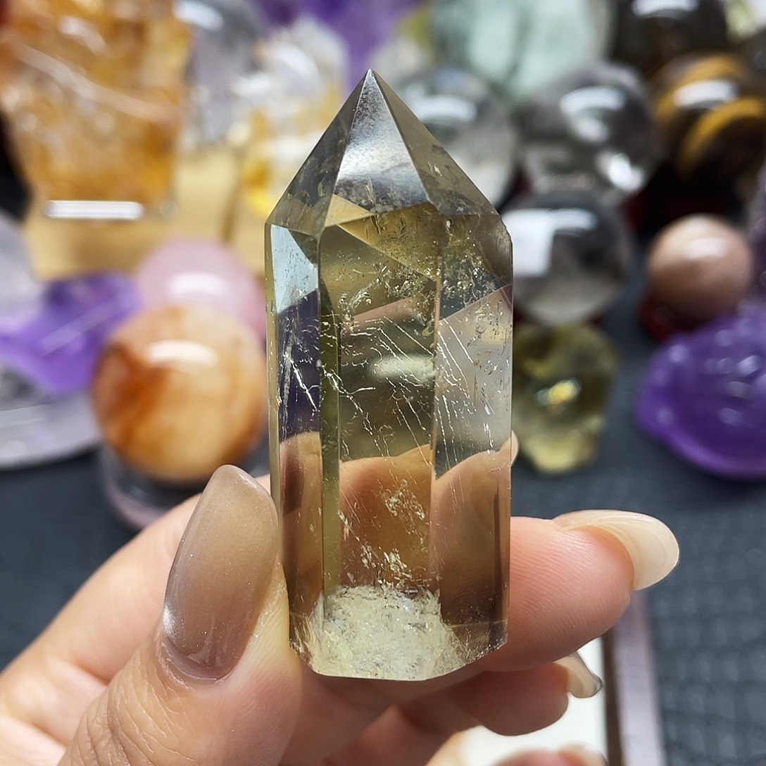 未镶嵌水晶珠宝半成品40黄水晶柱子带隐山