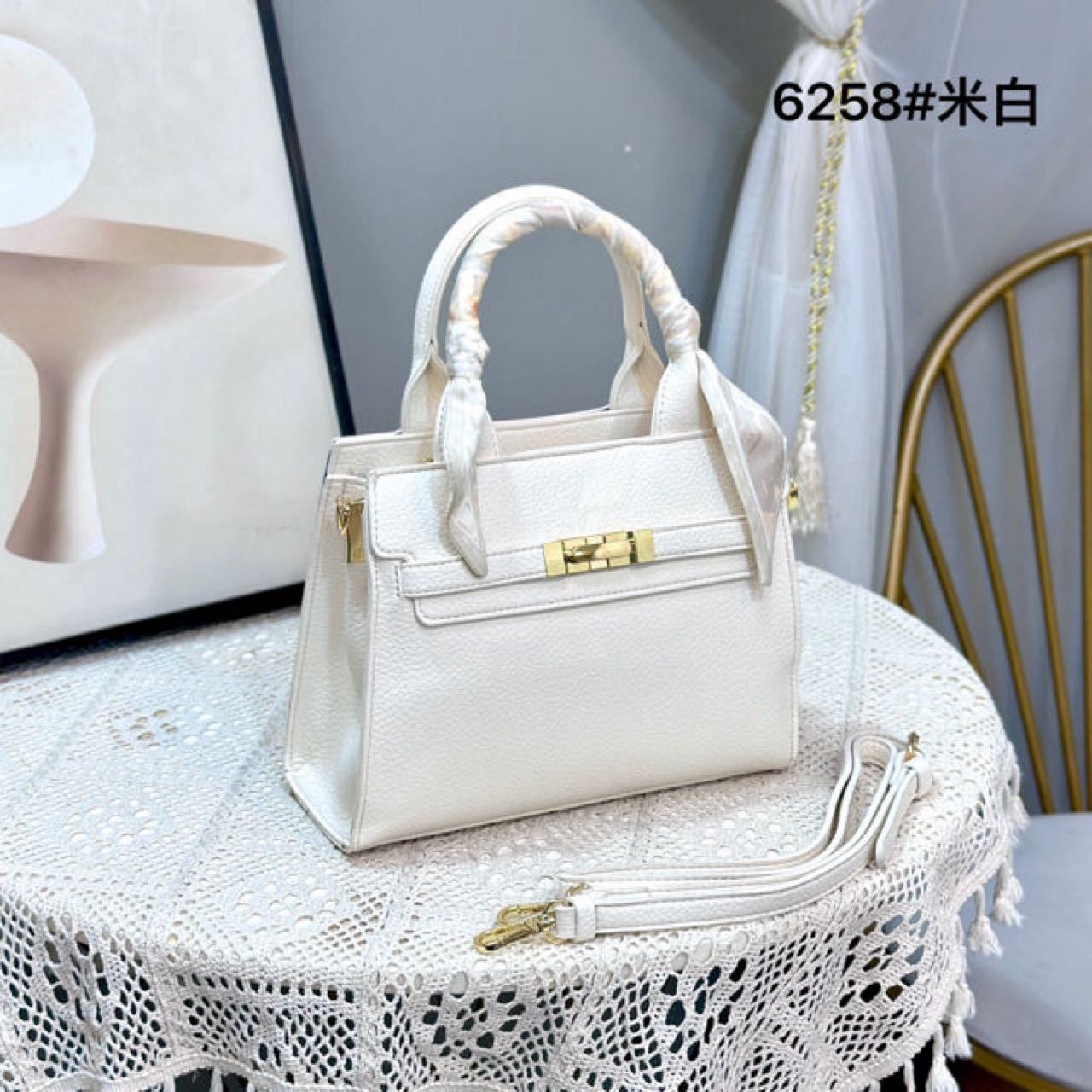 送口红礼盒手提包气质白色轻奢时尚女士