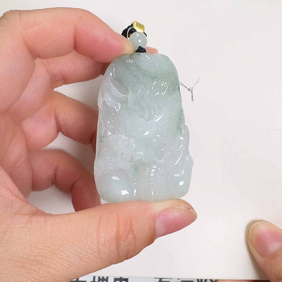 翡翠颈饰未镶嵌龙牌