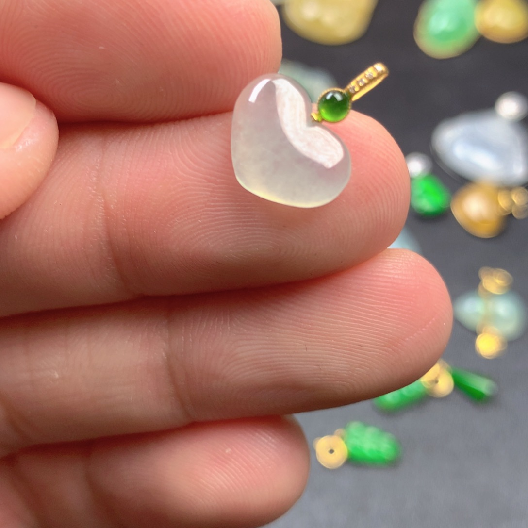 【闪购商品】颈饰18K金镶嵌翡翠翡翠