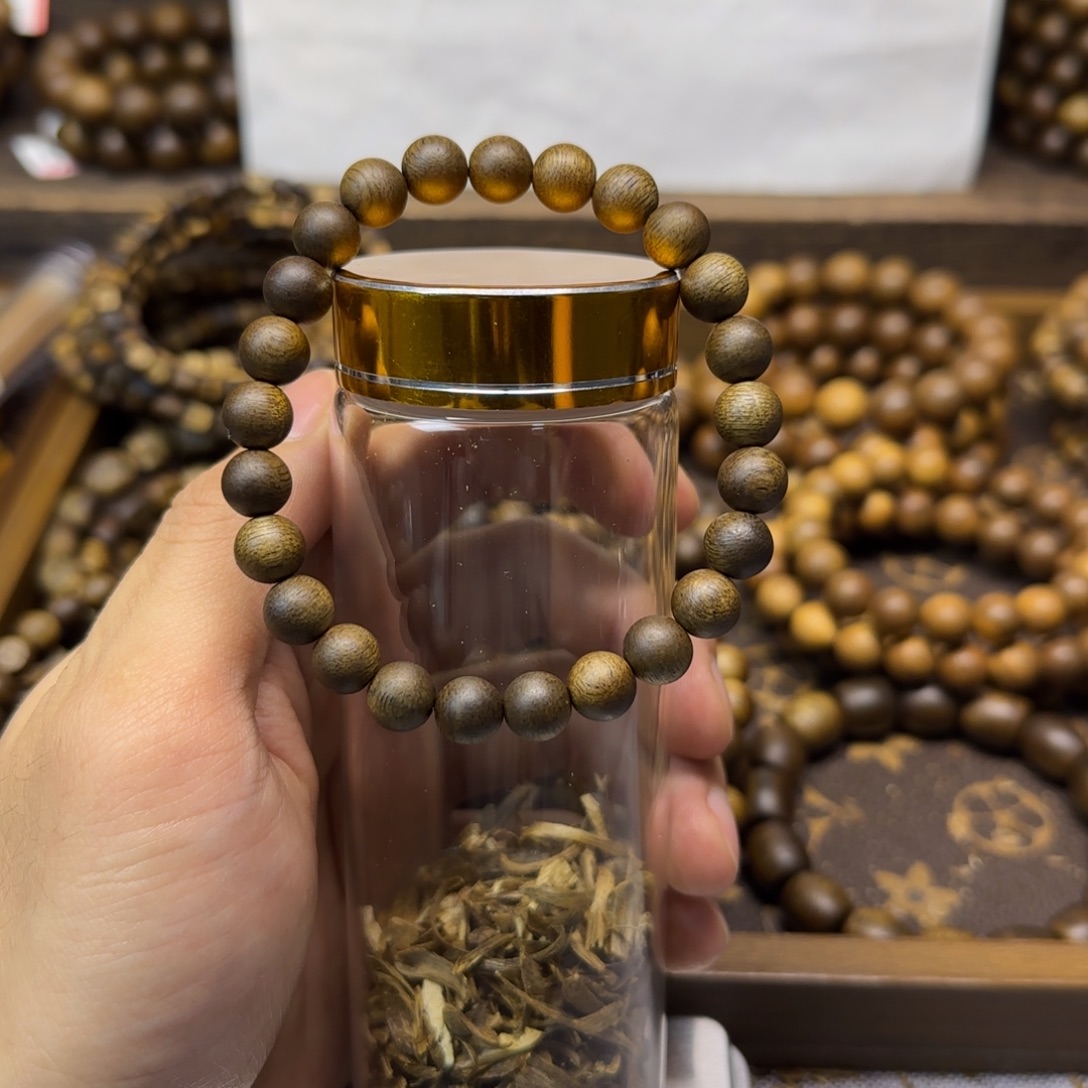 沉香沉香碎屑+08圆珠海南莺歌绿99沉水