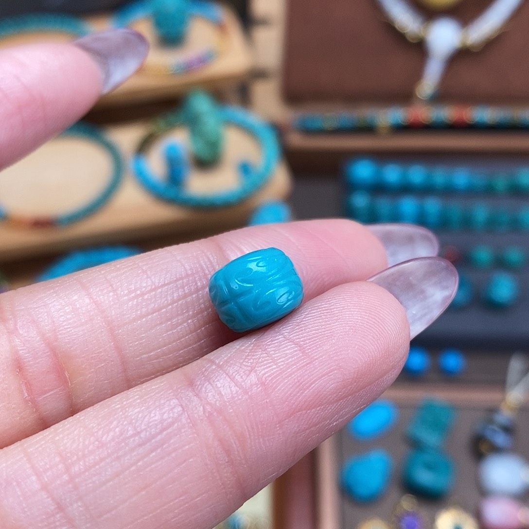 绿松石未镶嵌珠宝奇石