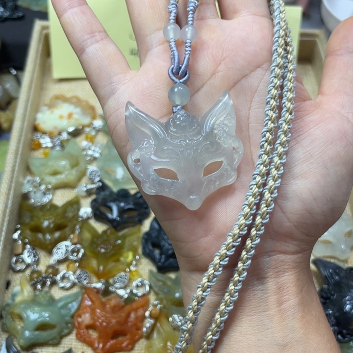合金蛇纹石玉颈饰