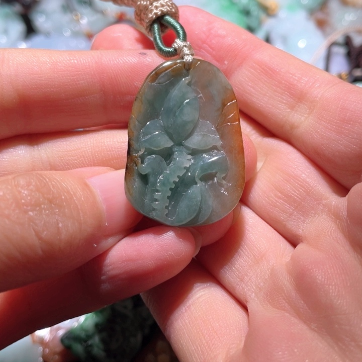 【闪购商品】翡翠颈饰未镶嵌天然翡翠