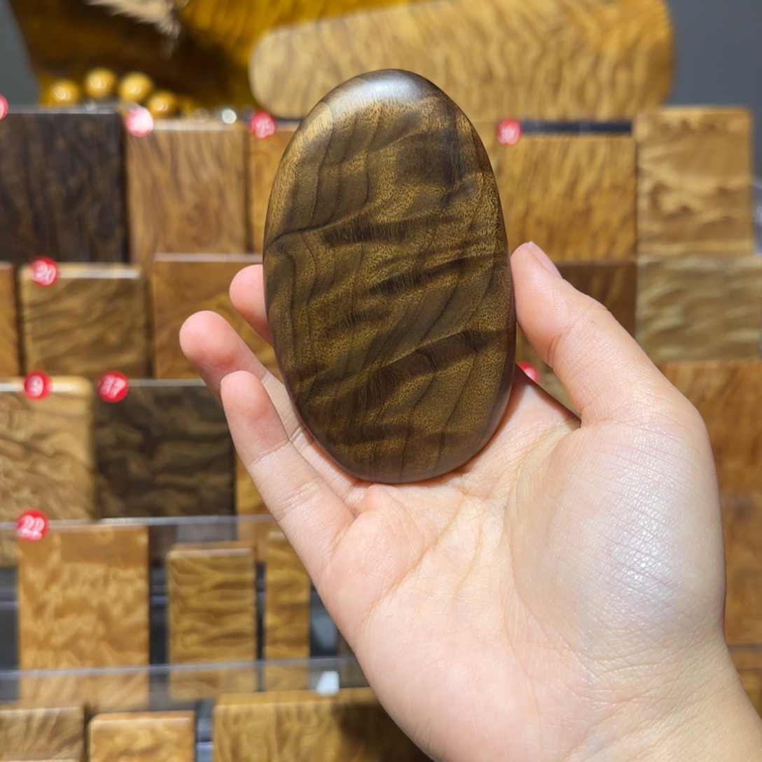 金丝楠小叶桢楠阴沉木随形手把件