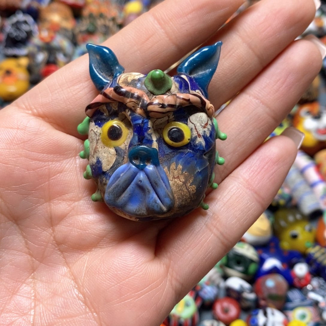 琉璃颈饰印度尼西亚猫