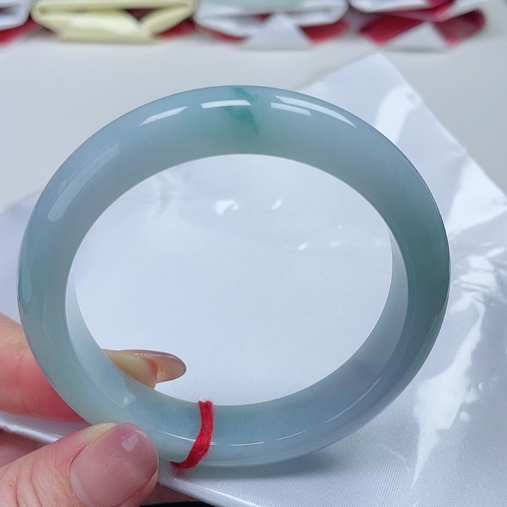 翡翠手镯未镶嵌缅甸翡翠