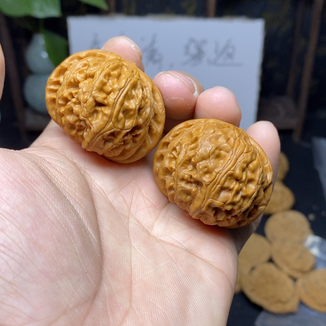 文玩核桃吊坠41水龙纹