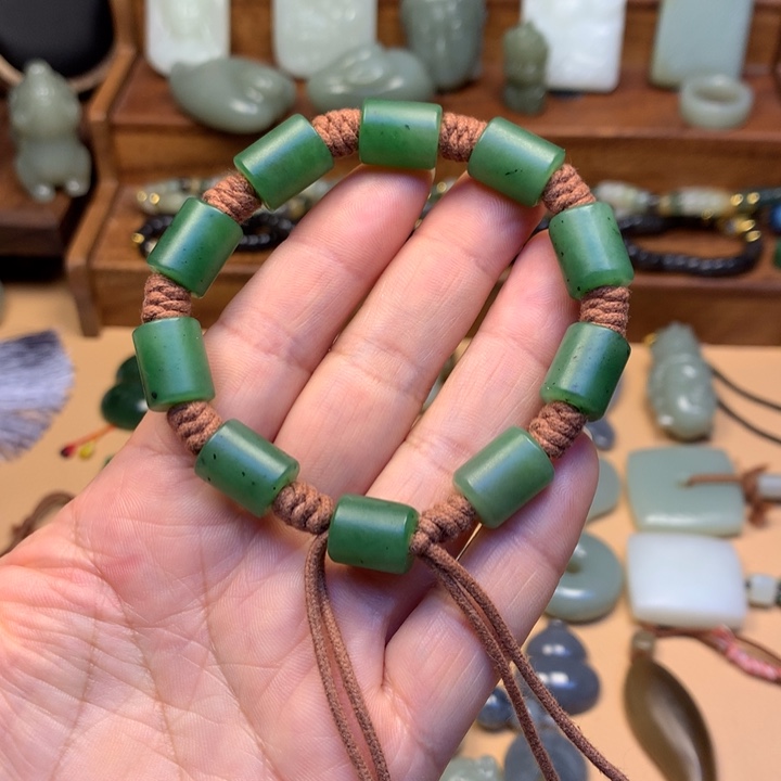 大***哥和田玉未镶嵌颈饰