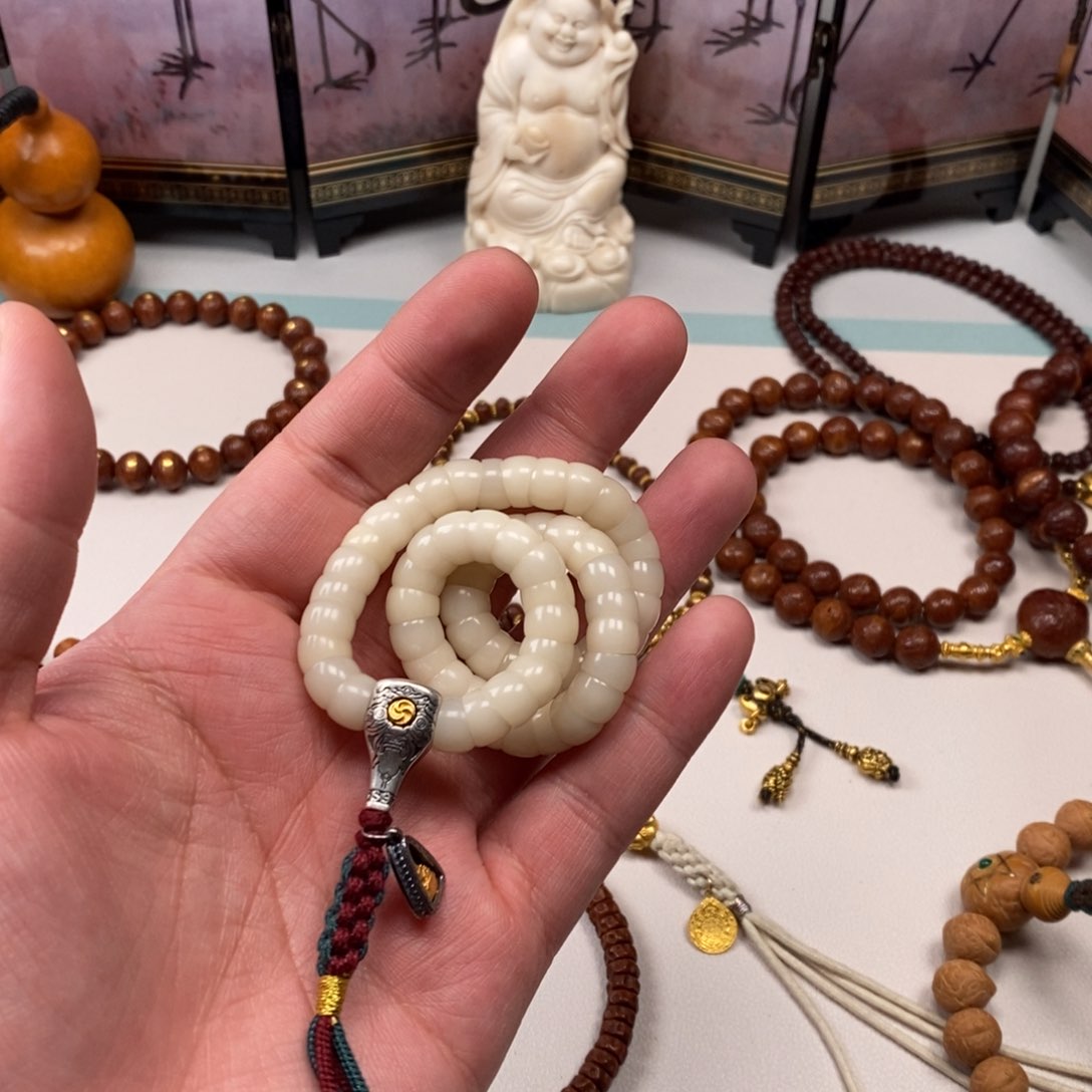 菩提根/象牙果吊坠。。。。。。。。。。。。