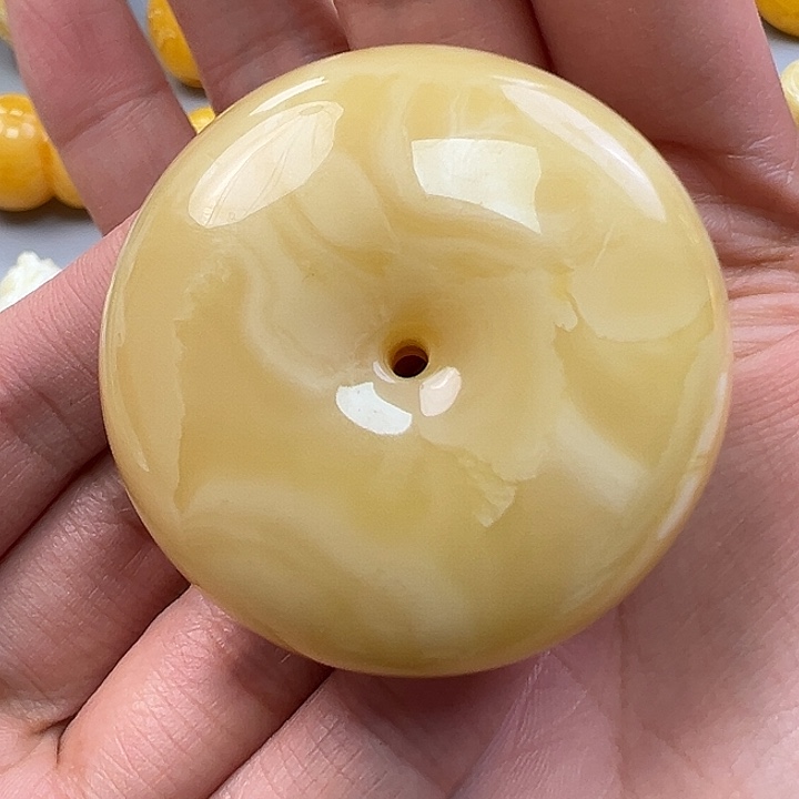 蜜蜡未镶嵌珠宝奇石