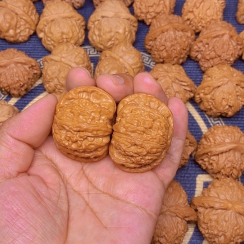 【闪购商品】文玩核桃吊坠?****`白狮子42