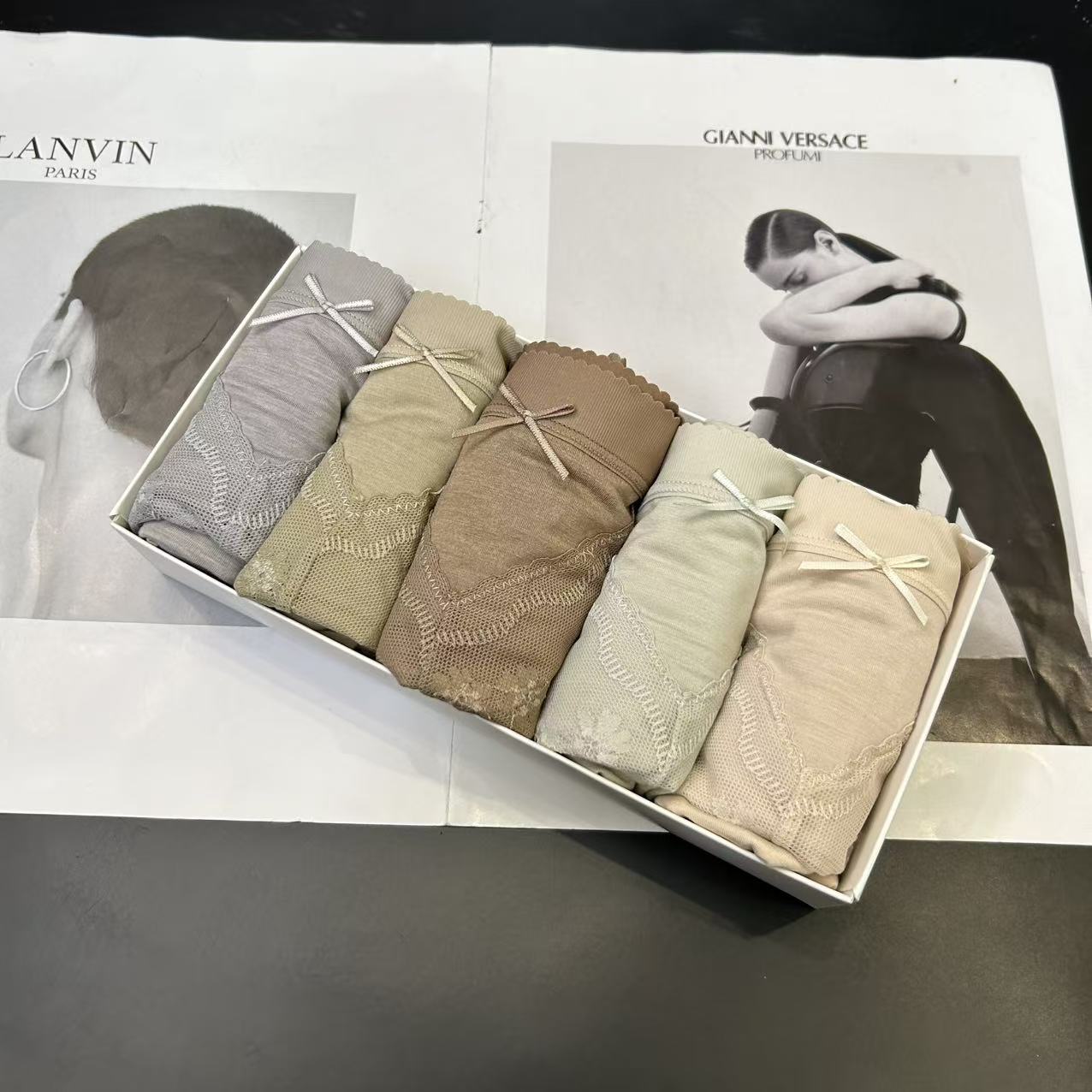 女士舒适亲肤柔软高腰内裤Y989