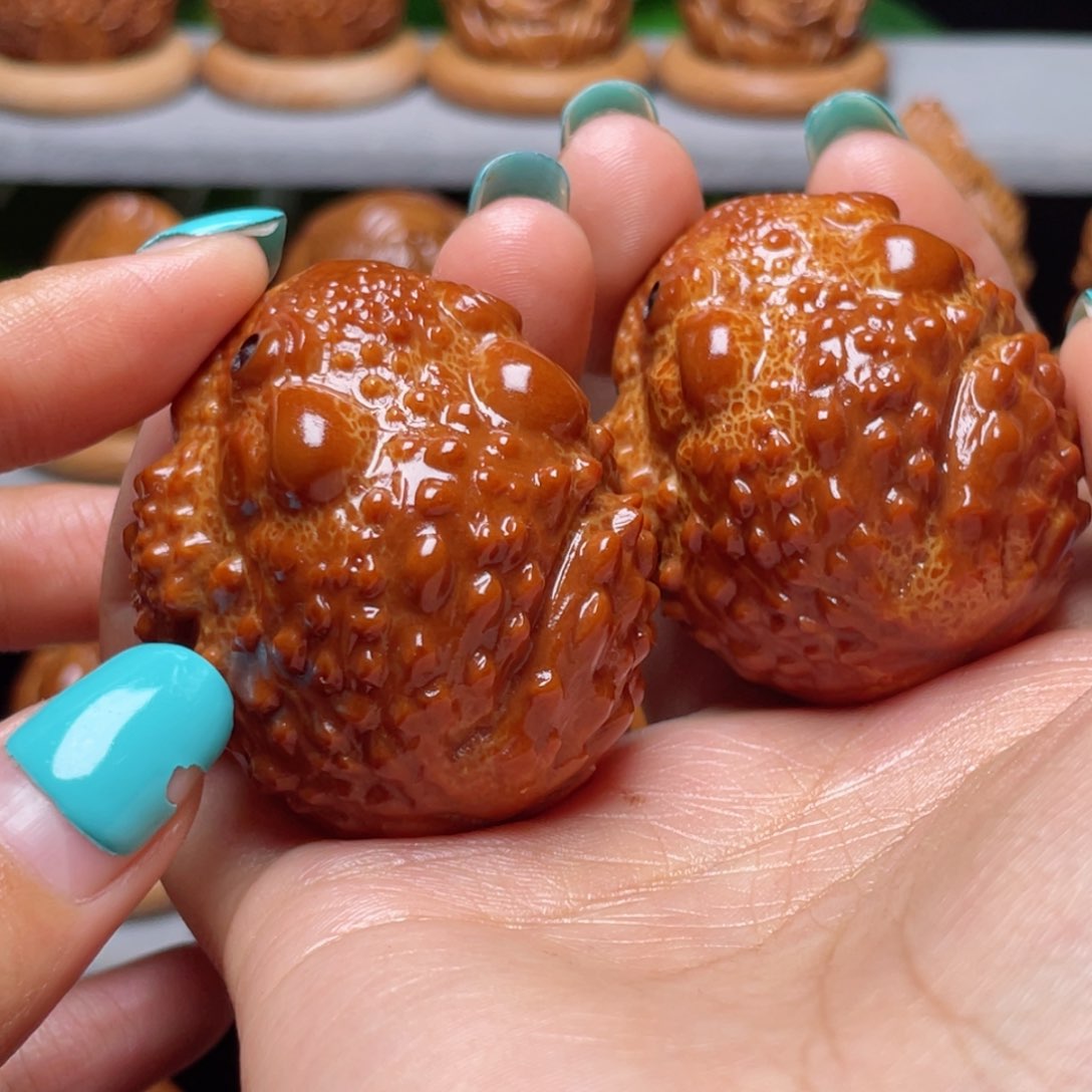 吊坠橄榄核金蟾手球4.1