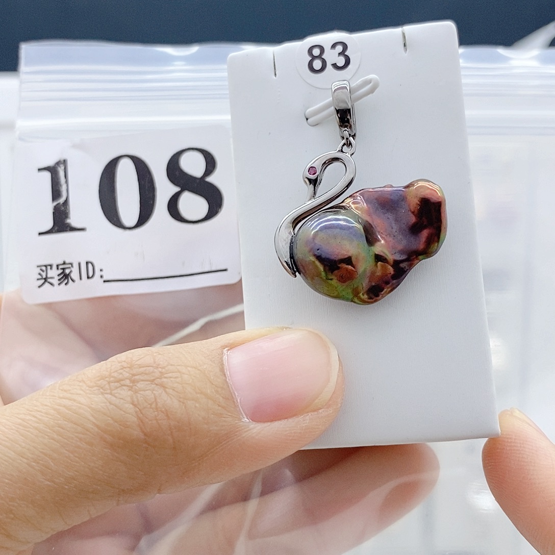 颈饰淡水珍珠钛钢