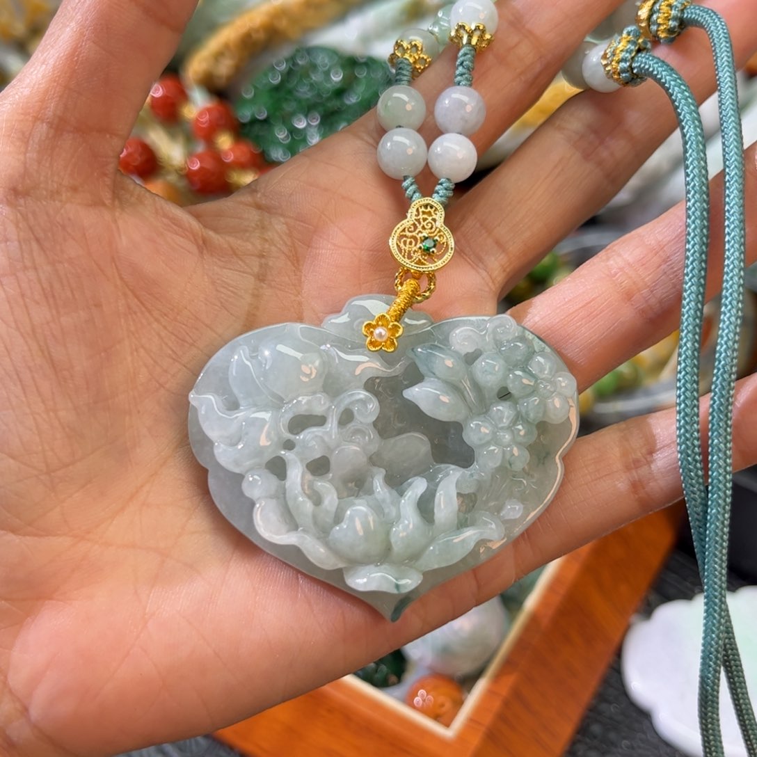 翡翠颈饰未镶嵌待编款