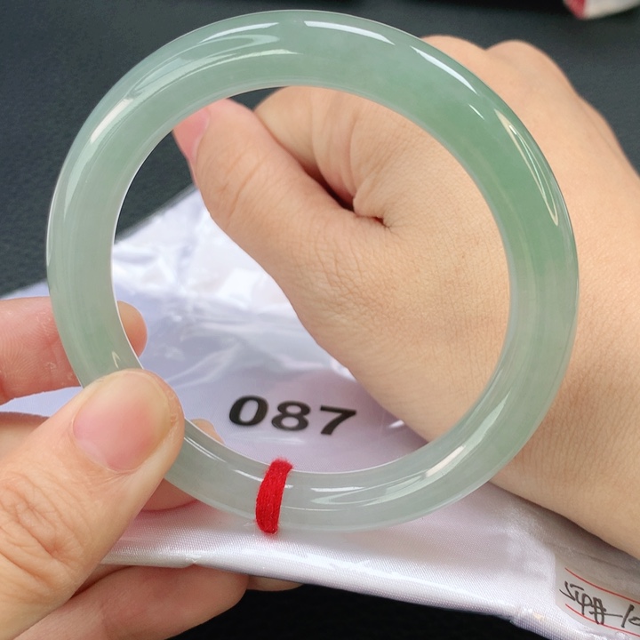 翡翠手镯未镶嵌缅甸圆54