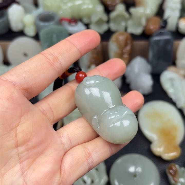 颈饰未镶嵌和田玉