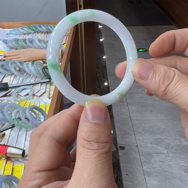 翡翠手镯未镶嵌纯天然缅甸翡翠A货买断