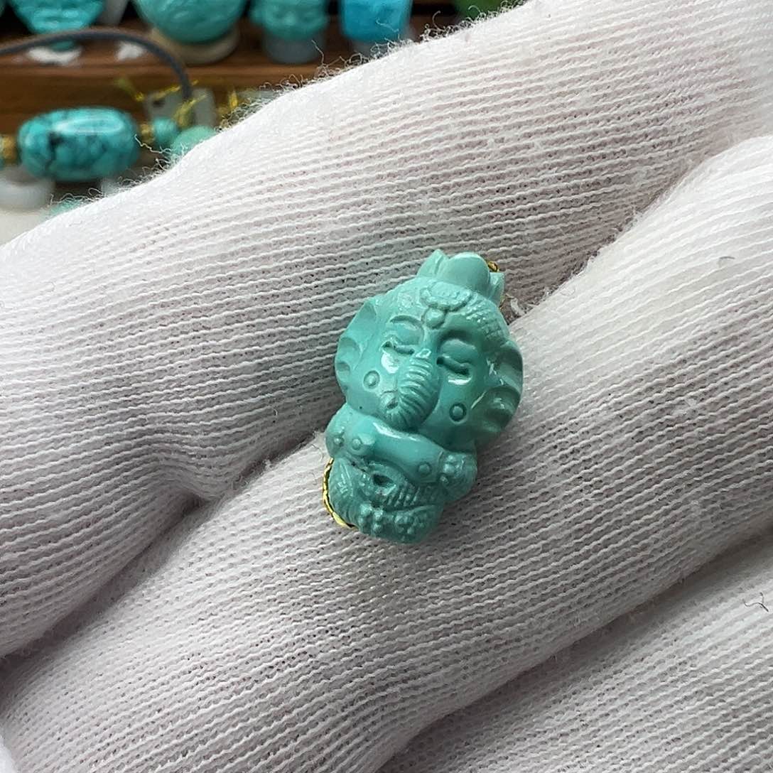 绿松石配饰未镶嵌