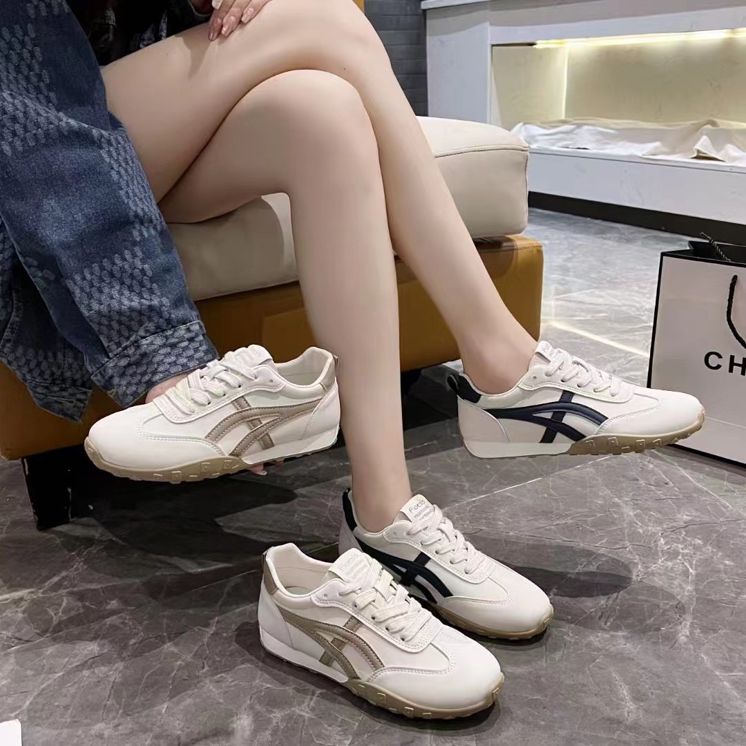 德训鞋软底轻便2025秋季皮面透气舒适时尚百搭练车跑步休闲女鞋