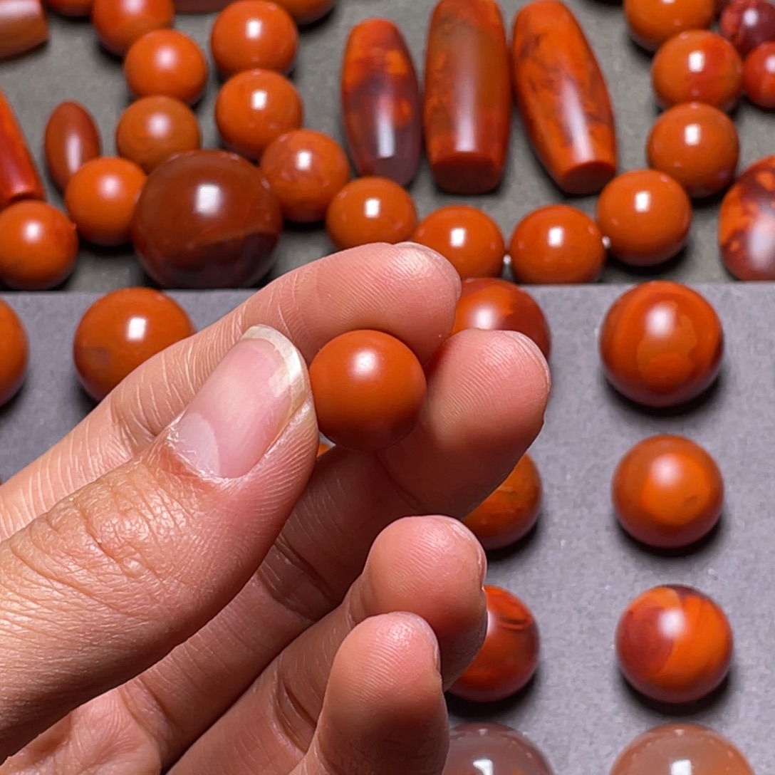旺***旺南红玛瑙未镶嵌南红天然原矿南红珠子12.4毫米