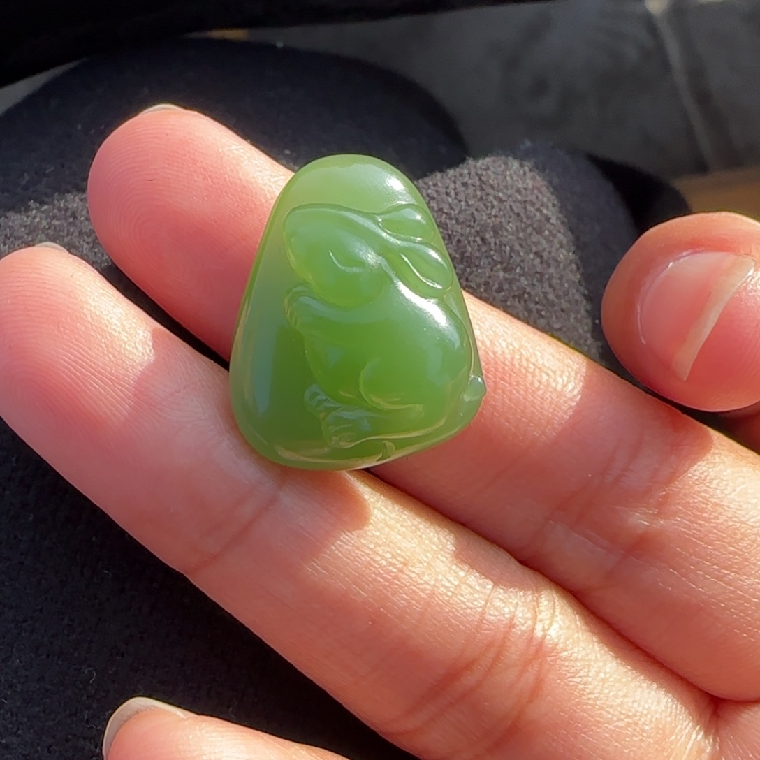 上***居和田玉未镶嵌颈饰