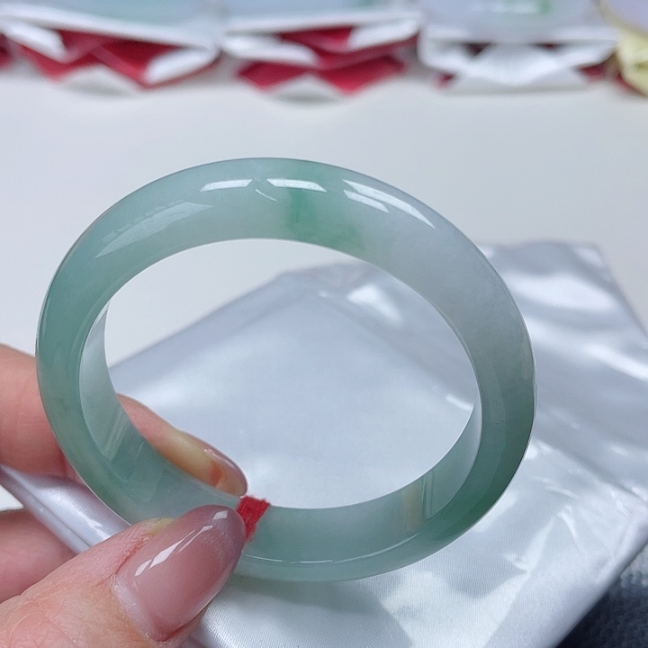 翡翠手镯未镶嵌缅甸翡翠