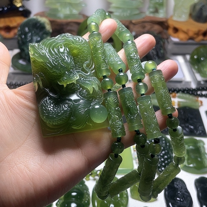 蛇纹石玉颈饰未镶嵌快**福